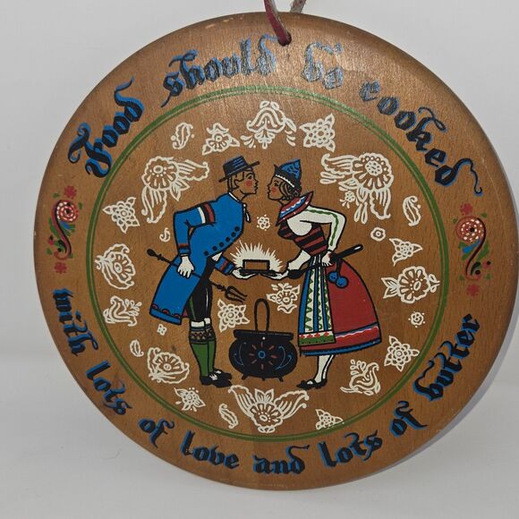 Enesco Dutch Folk Art Wood Wall Hang Food Should be Cooked with Lots of Love 9" - Picture 8 of 10